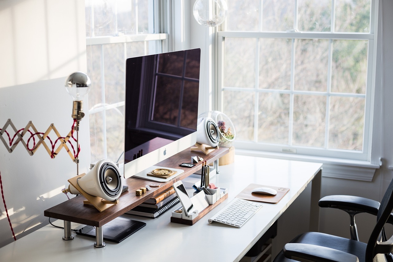 Mehr Komfort durch die richtigen Fenster im Home Office