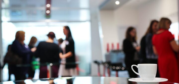 Digitale Kaffeepausen & virtuelle Teamevents: Wie Nähe auch im Homeoffice gelingt
